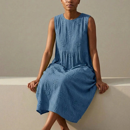 Sleeveless Elegant Midi Dress With Pockets And Floral Embroidery