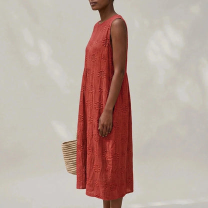 Sleeveless Elegant Midi Dress With Pockets And Floral Embroidery