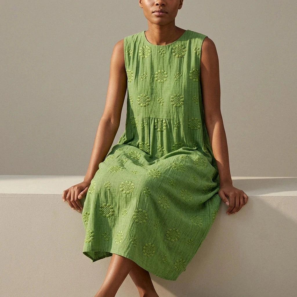 Sleeveless Elegant Midi Dress With Pockets And Floral Embroidery