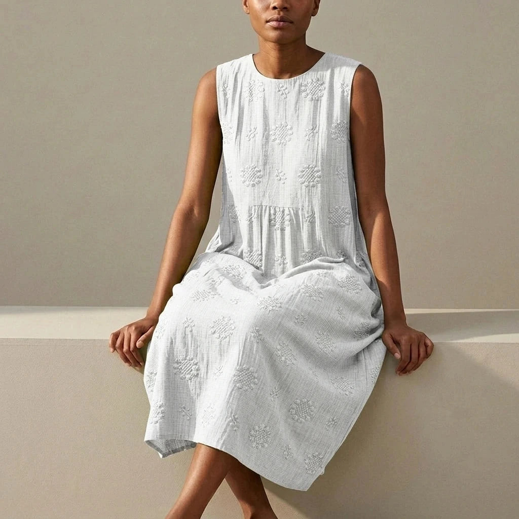 Sleeveless Elegant Midi Dress With Pockets And Floral Embroidery
