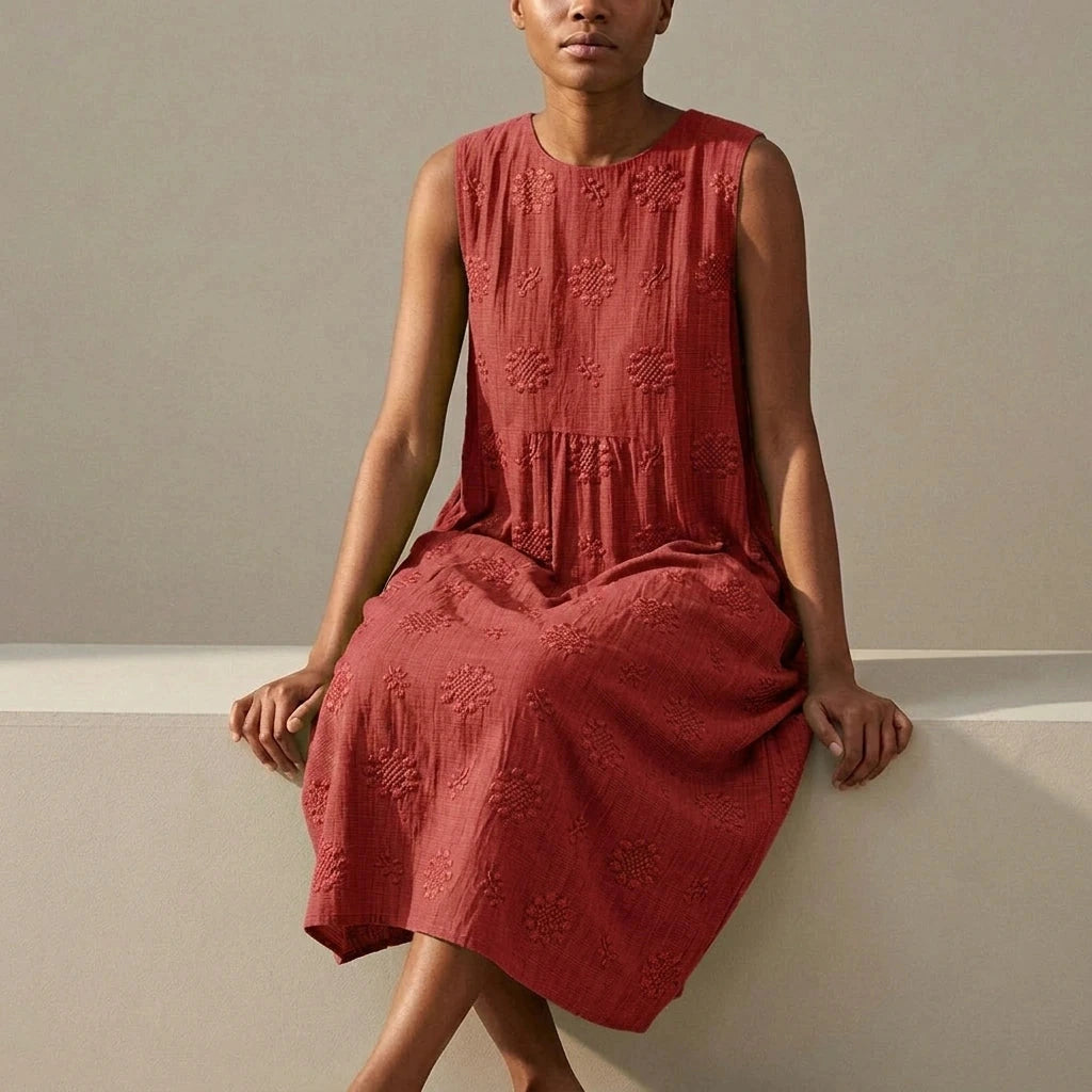 Sleeveless Elegant Midi Dress With Pockets And Floral Embroidery