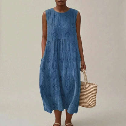 Sleeveless Elegant Midi Dress With Pockets And Floral Embroidery